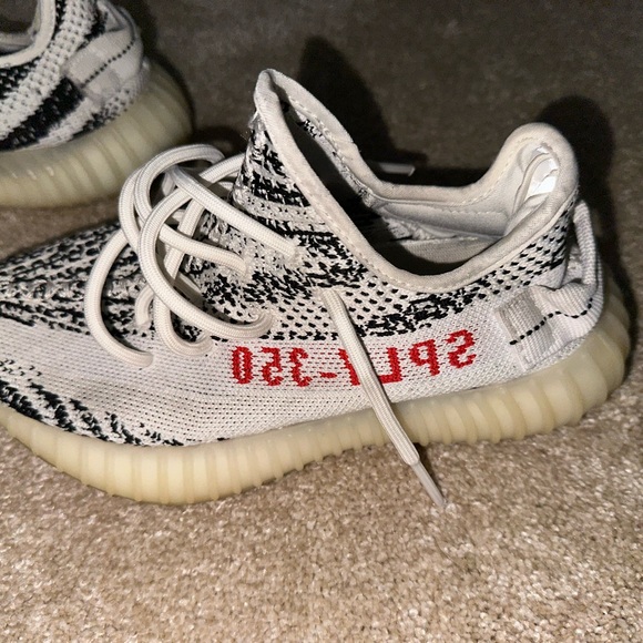 Authentic Zebra Yeezy size 4 - Picture 4 of 6